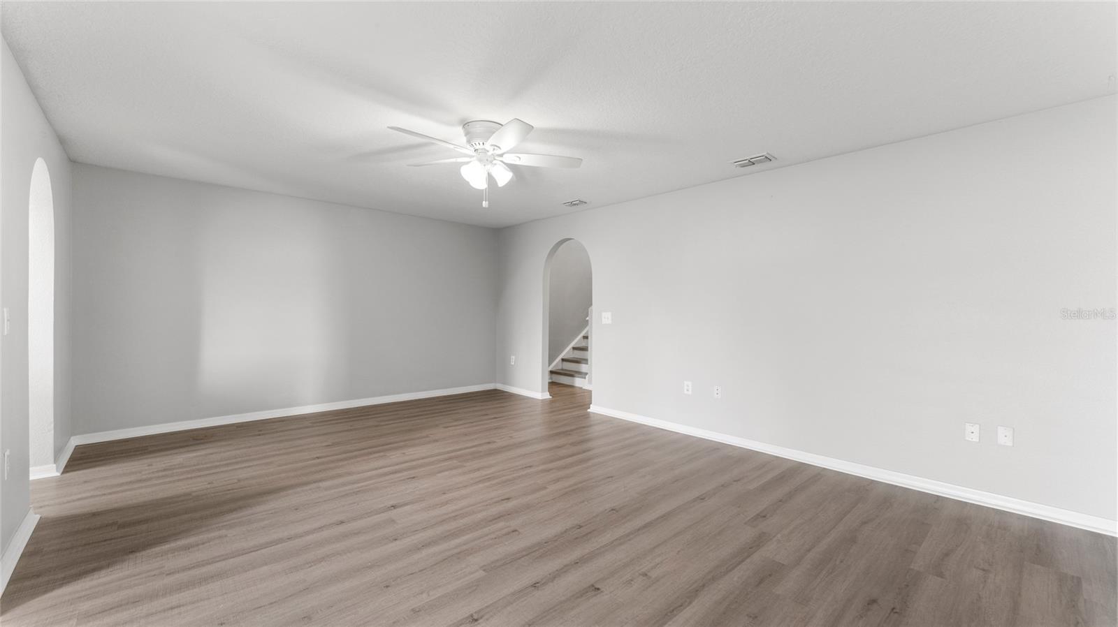 Image 10 of 39 For 9815 Ashburn Lake Drive