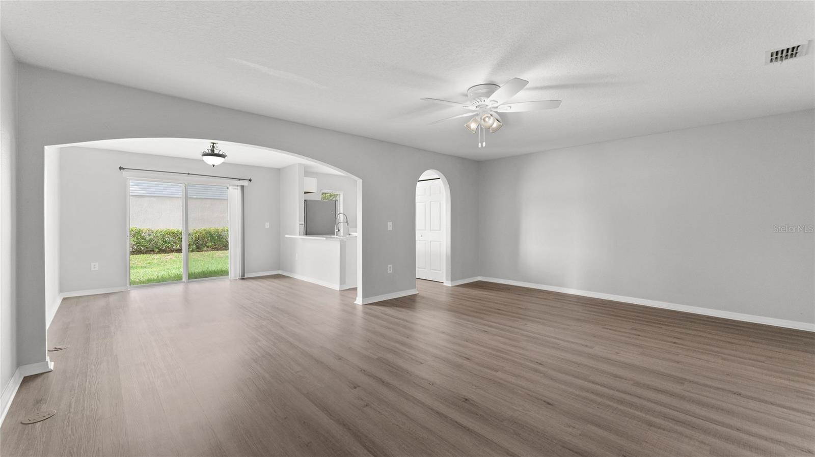 Image 11 of 39 For 9815 Ashburn Lake Drive