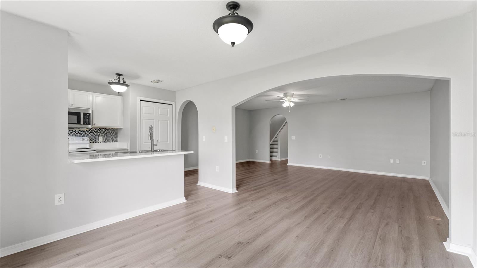 Image 12 of 39 For 9815 Ashburn Lake Drive