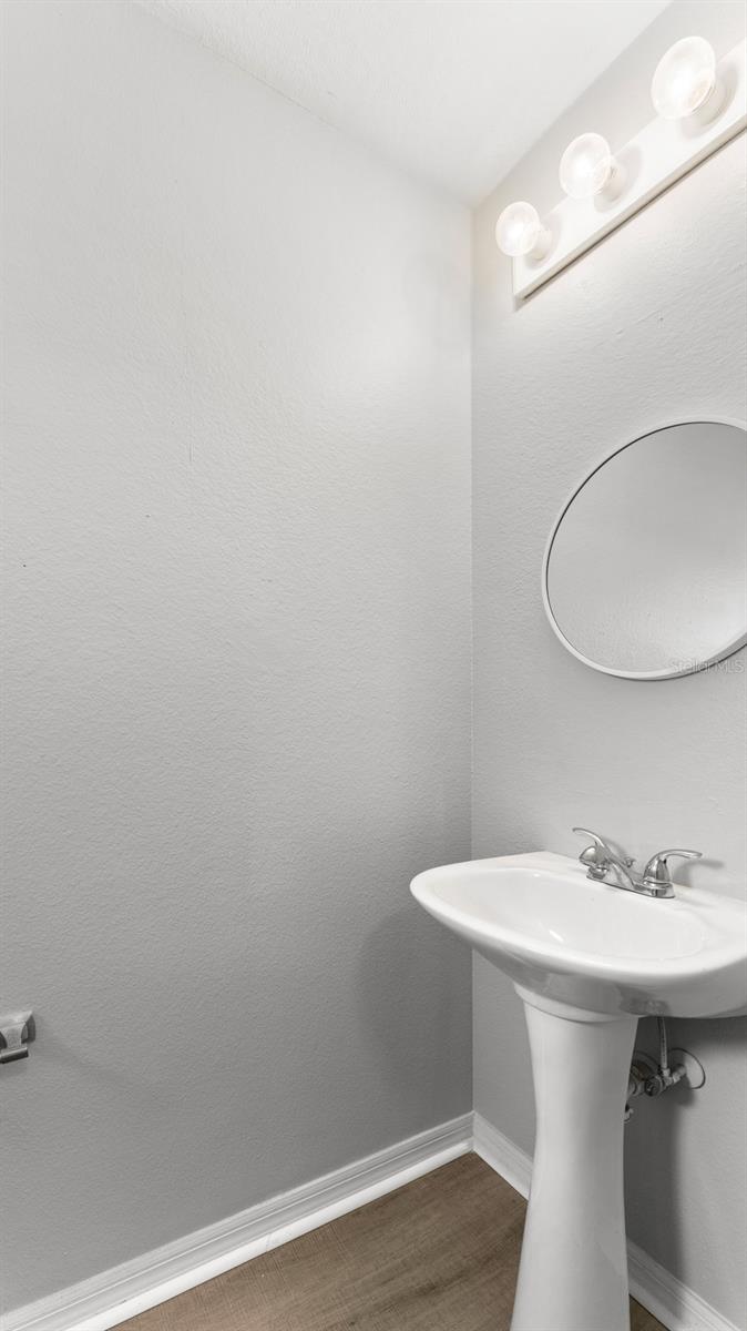 Image 14 of 39 For 9815 Ashburn Lake Drive