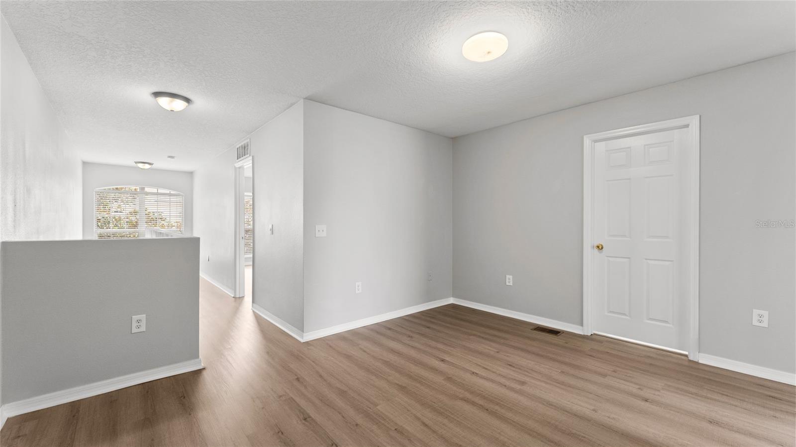 Image 15 of 39 For 9815 Ashburn Lake Drive
