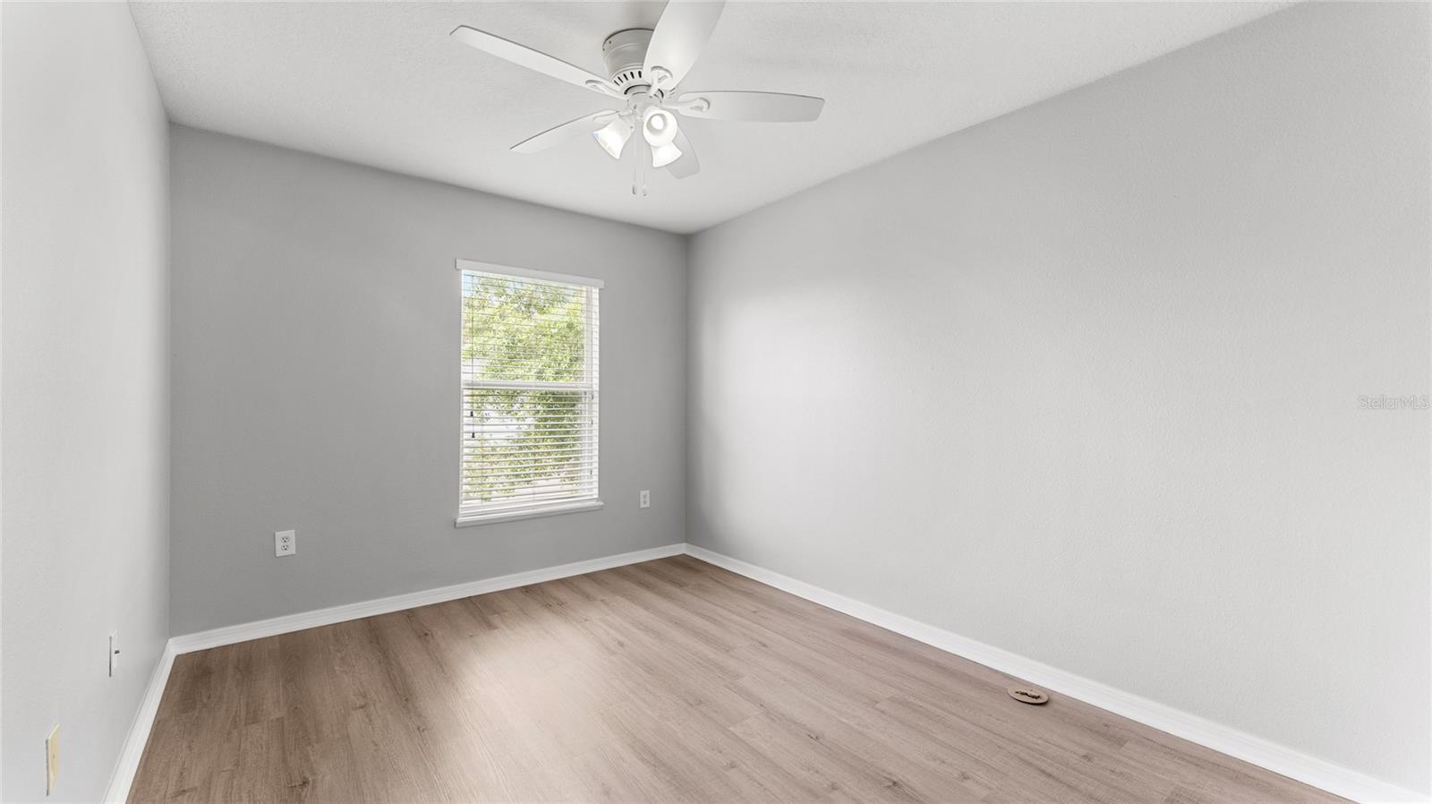 Image 22 of 39 For 9815 Ashburn Lake Drive