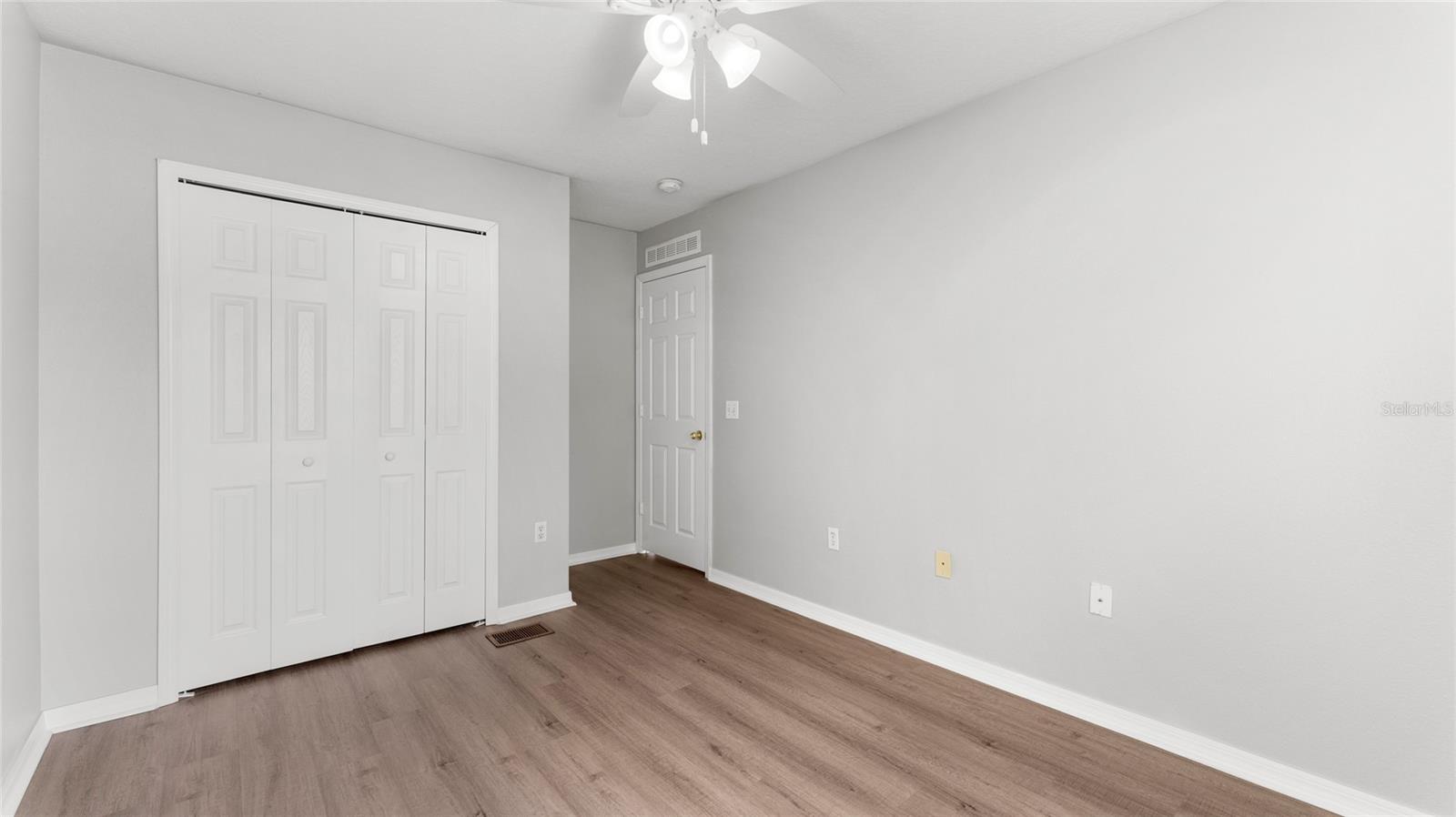 Image 23 of 39 For 9815 Ashburn Lake Drive