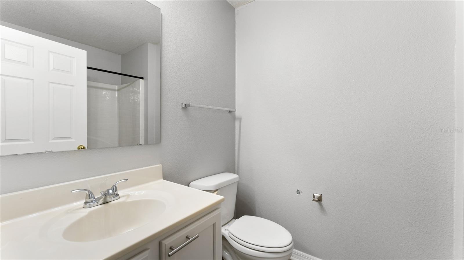 Image 24 of 39 For 9815 Ashburn Lake Drive