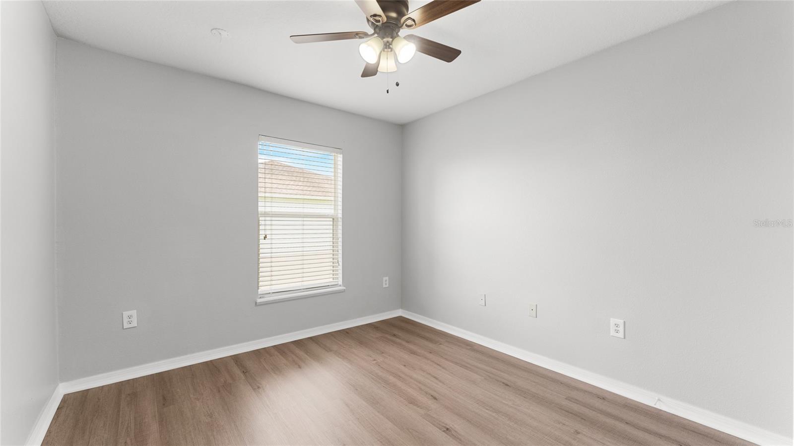Image 28 of 39 For 9815 Ashburn Lake Drive