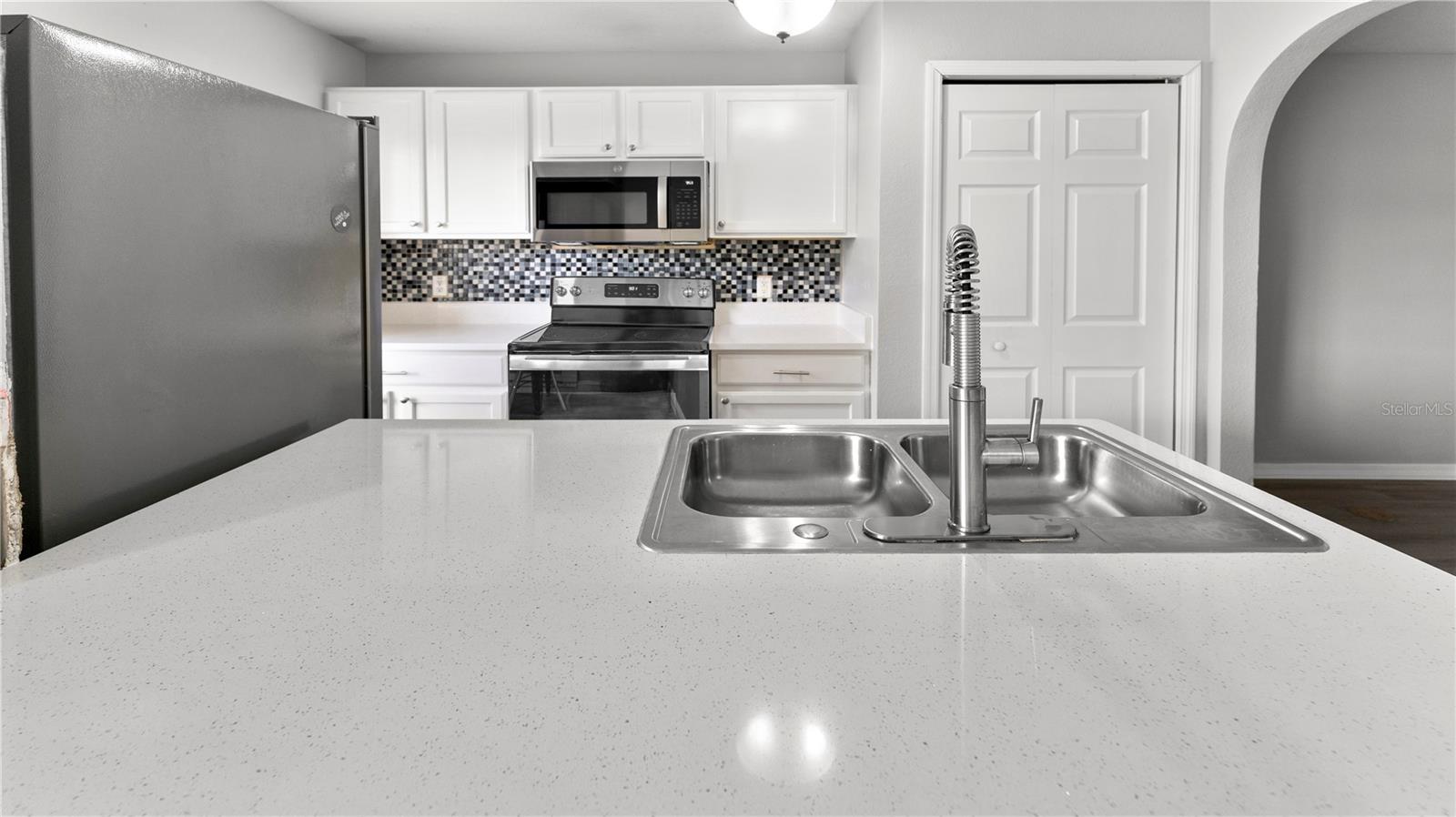 Image 4 of 39 For 9815 Ashburn Lake Drive