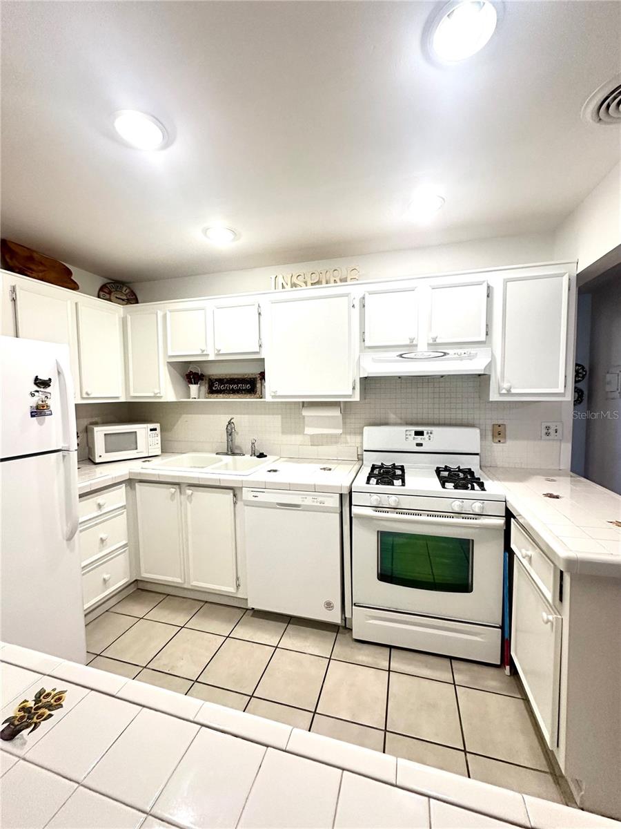 Image 13 of 25 For 5970 80th Street N 308