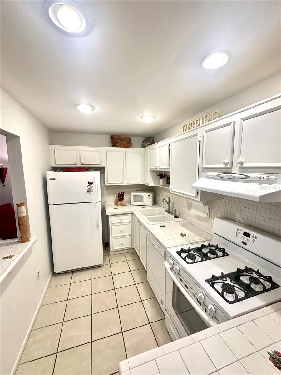 Image 14 of 25 For 5970 80th Street N 308