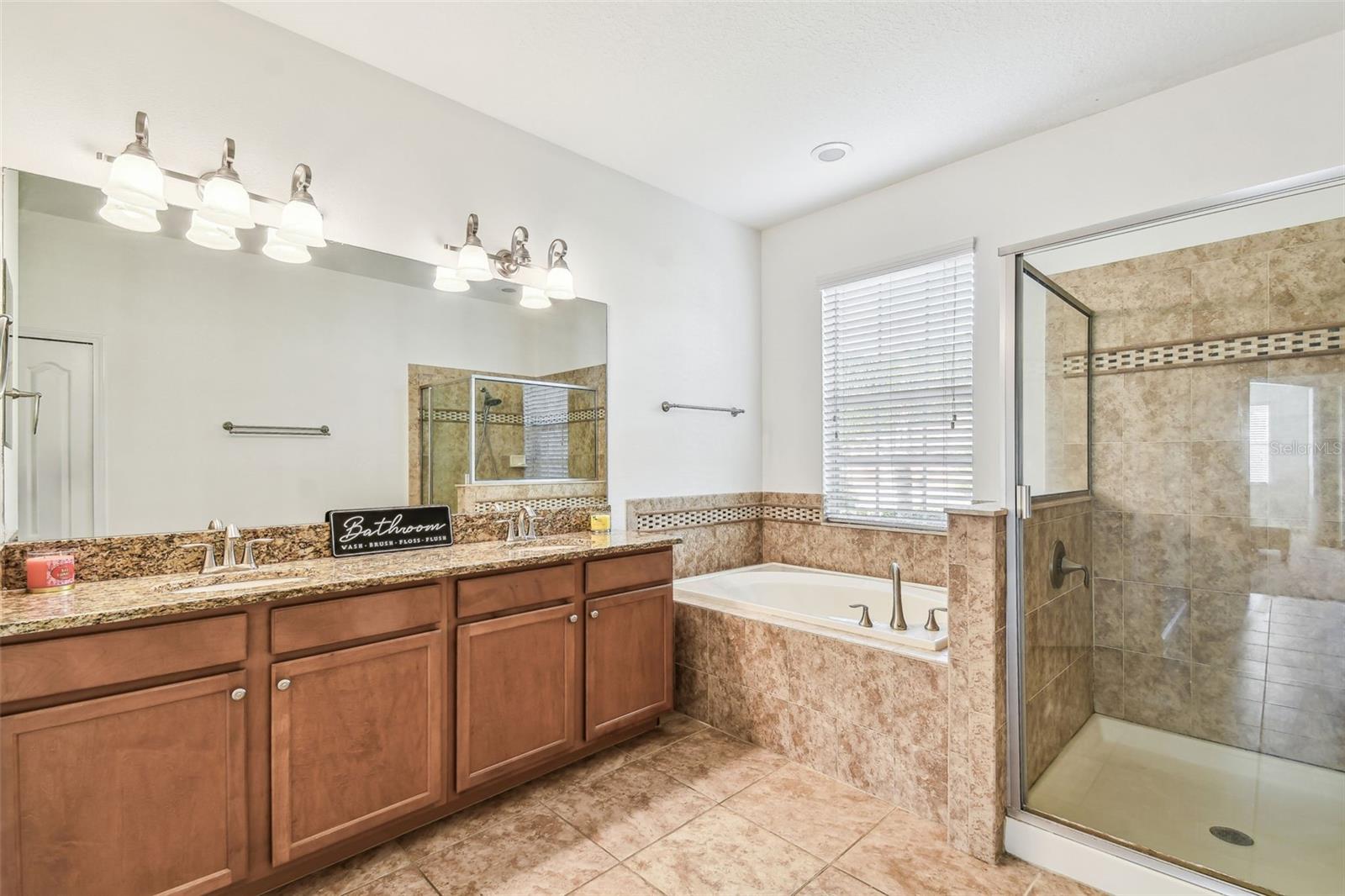 Image 33 of 89 For 9664 Orange Jasmine Way