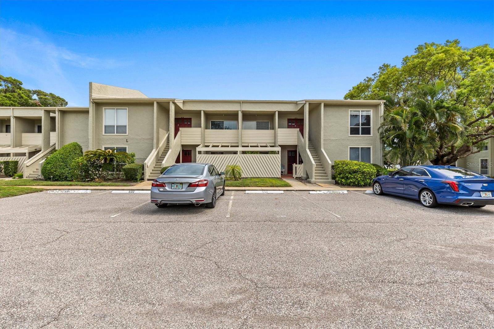 Image 6 of 61 For 630 Windrush Bay Drive 630