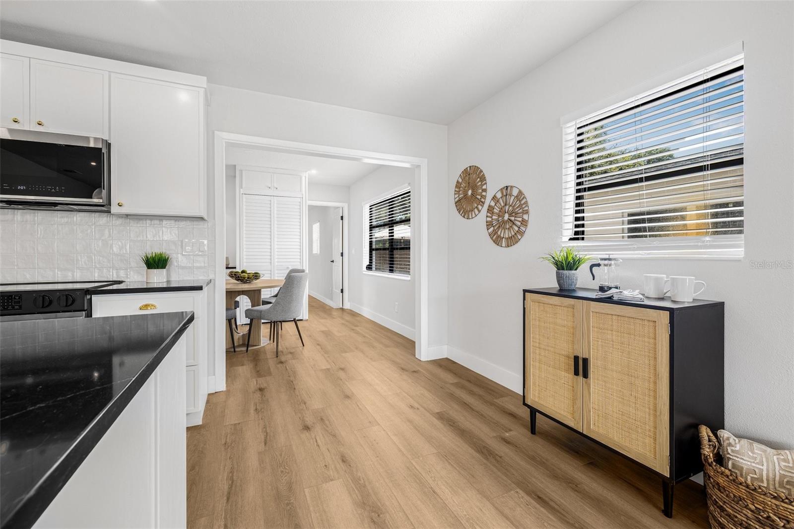 Image 11 of 27 For 5652 4th Avenue N