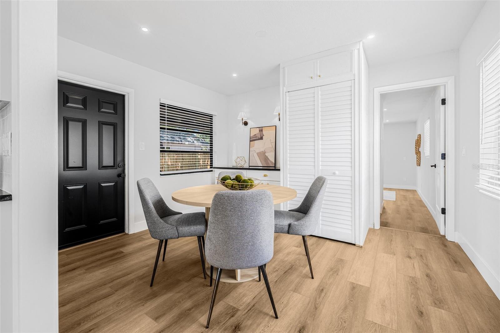 Image 15 of 27 For 5652 4th Avenue N