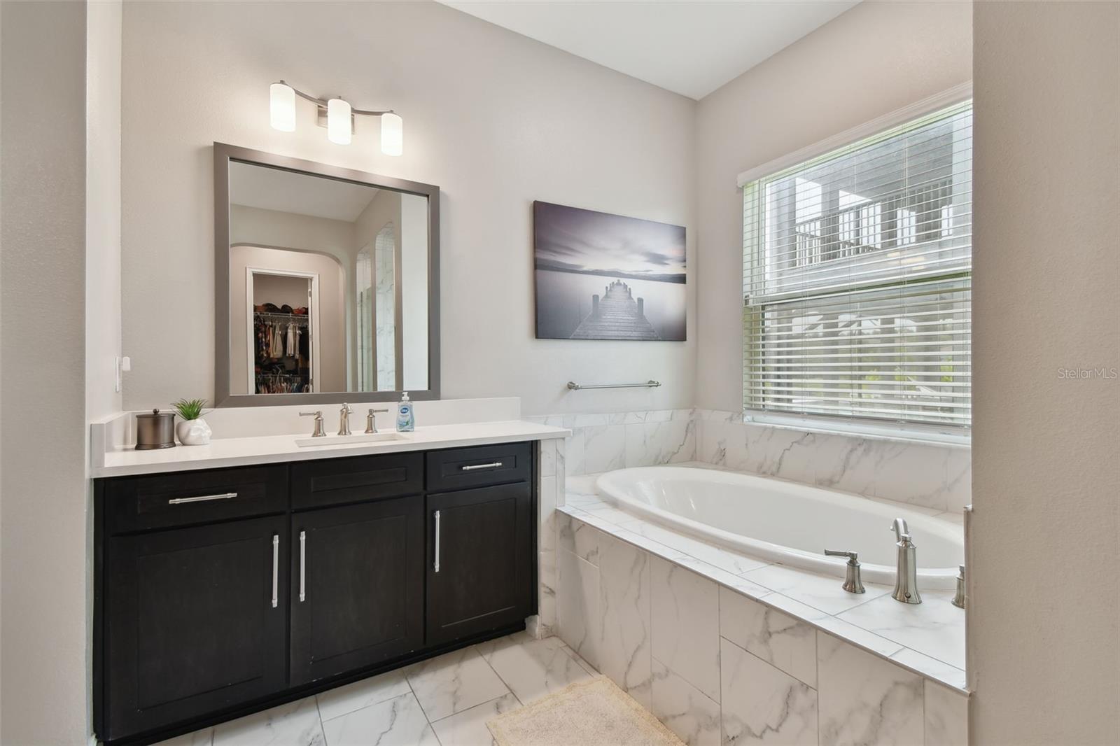 Listing photo id 25 for 6111 Marsh Trail Drive