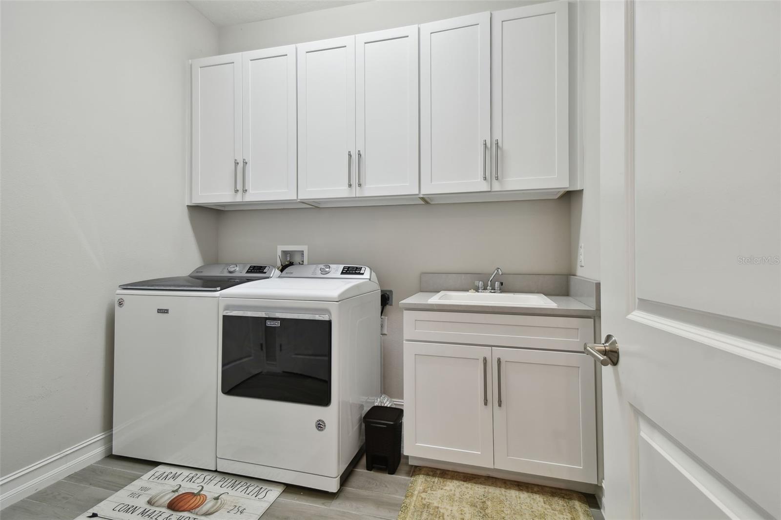 Listing photo id 33 for 6111 Marsh Trail Drive