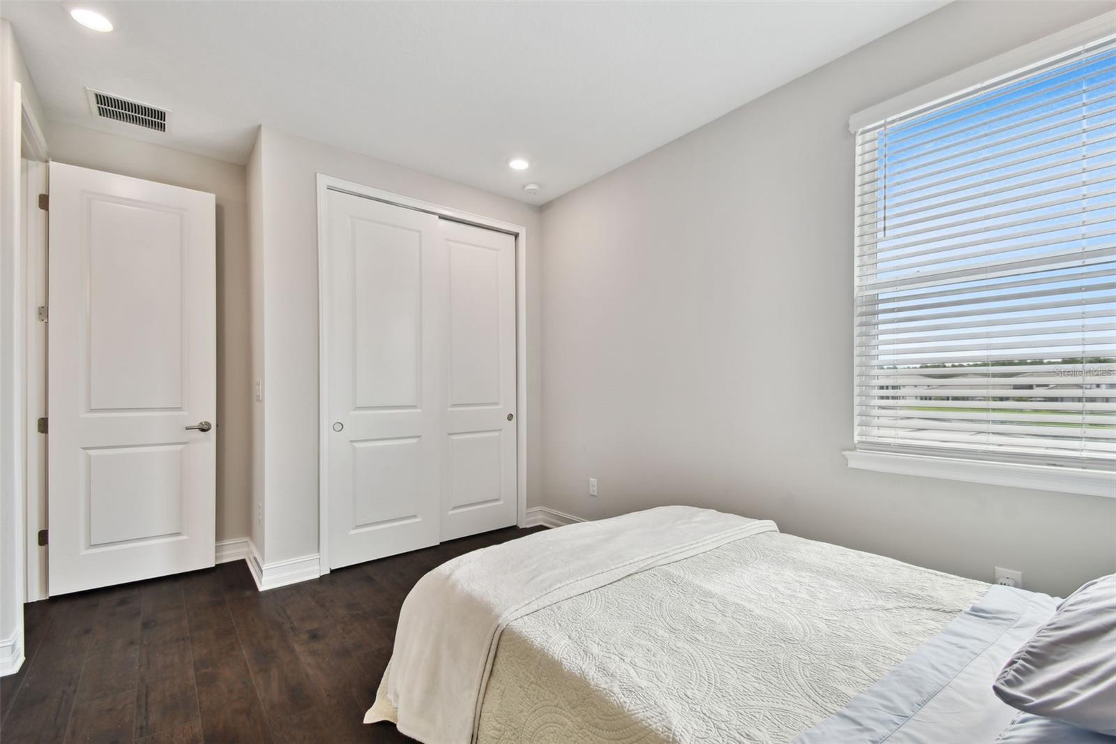 Listing photo id 41 for 6111 Marsh Trail Drive