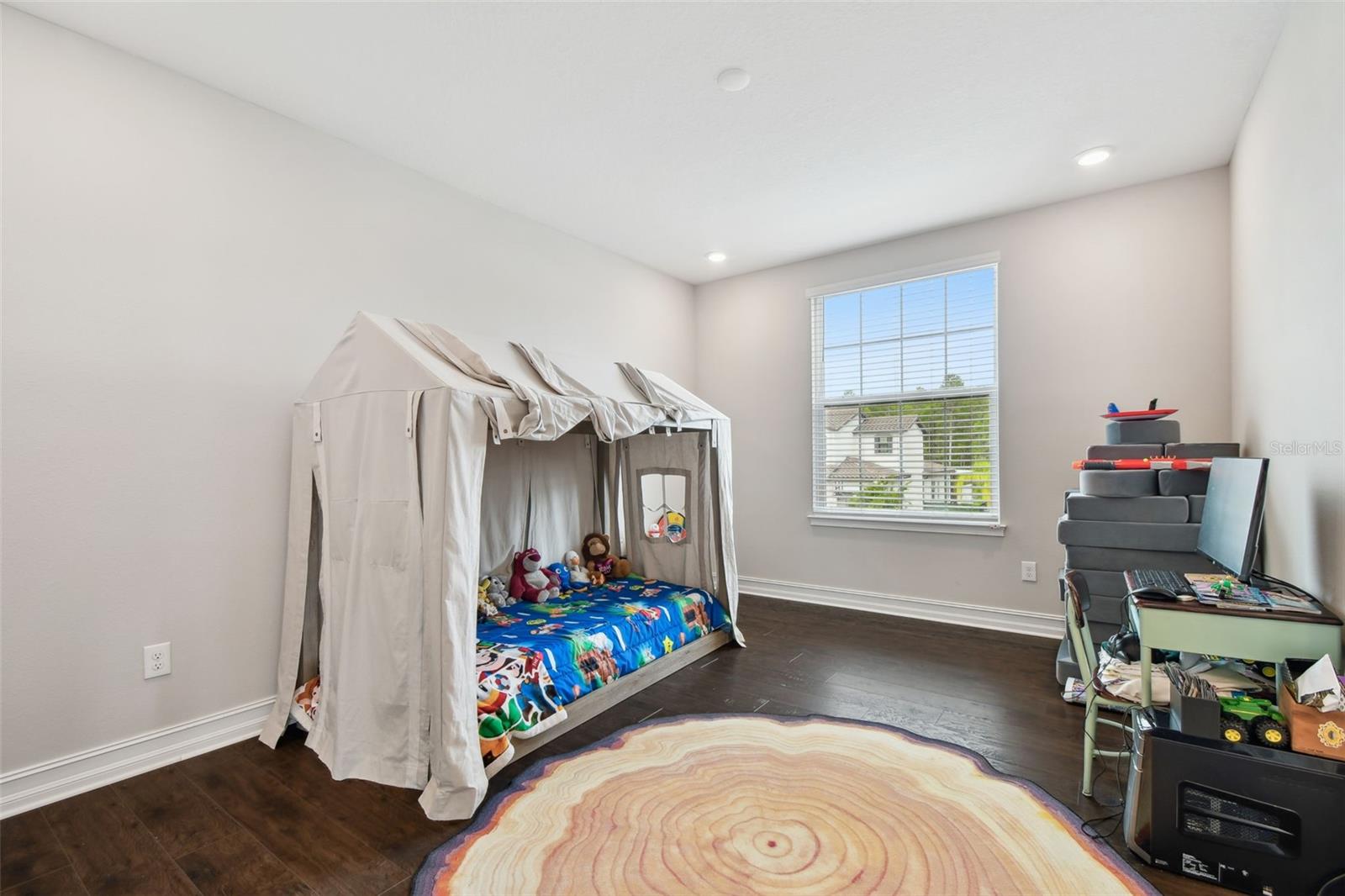 Listing photo id 43 for 6111 Marsh Trail Drive