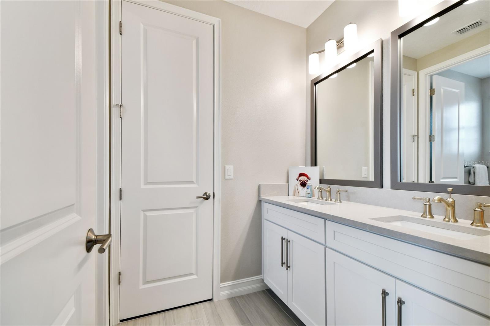 Listing photo id 45 for 6111 Marsh Trail Drive