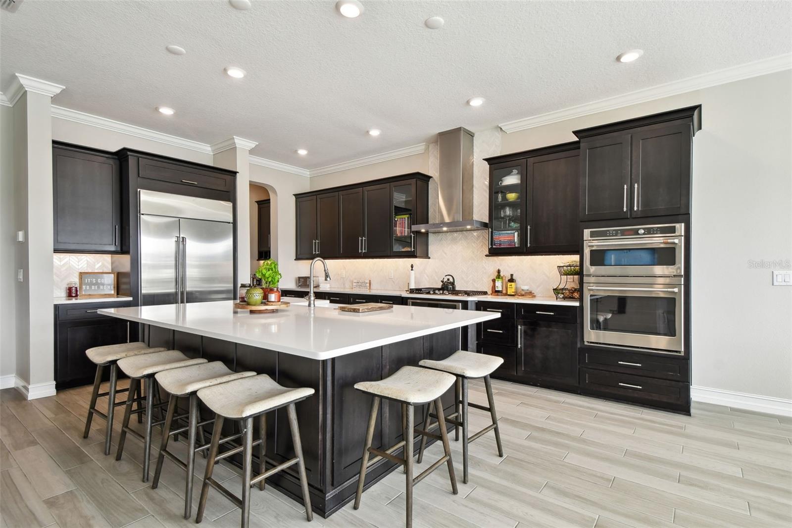 Listing photo id 7 for 6111 Marsh Trail Drive