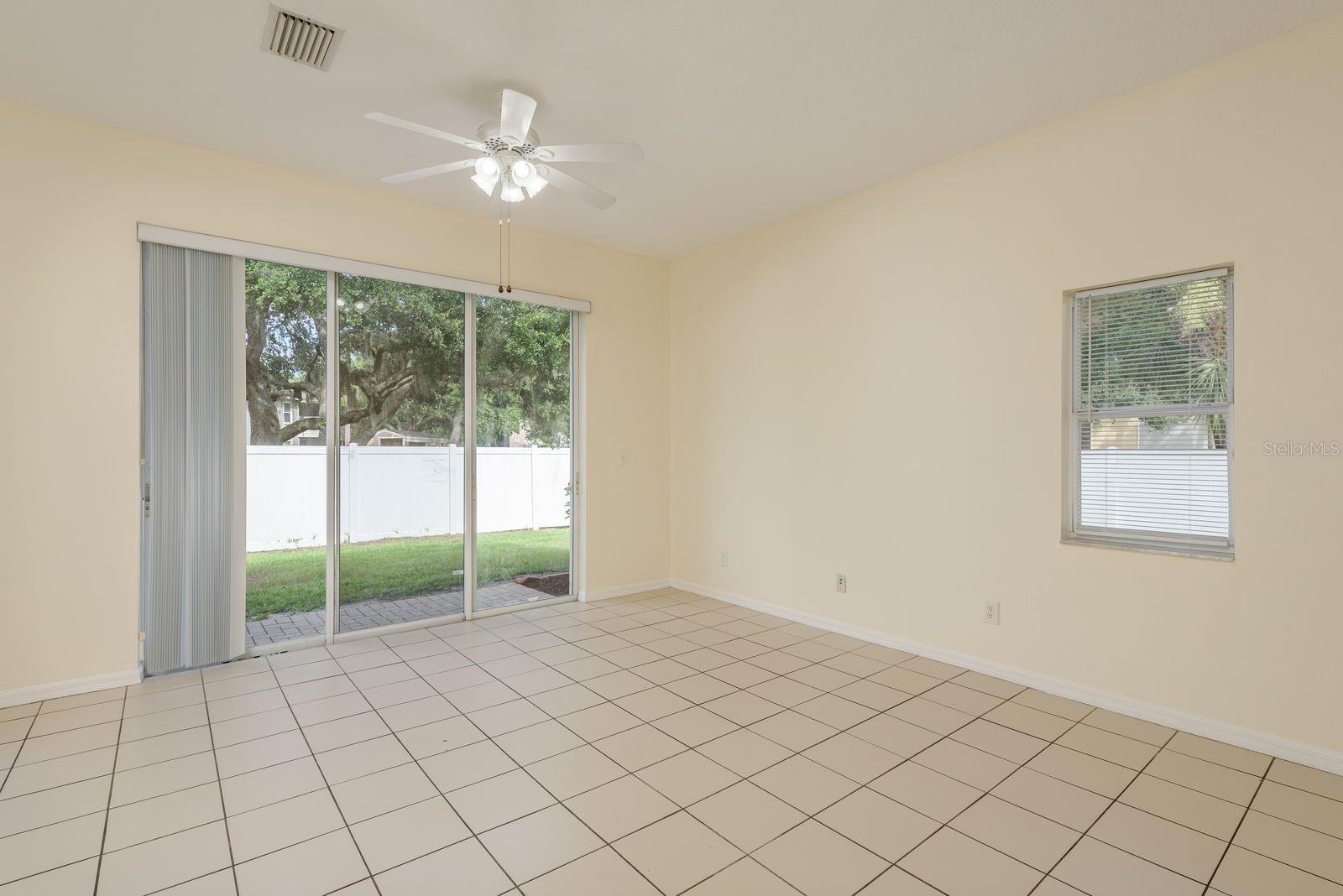 Image 10 of 49 For 75 Emerald Bay Drive