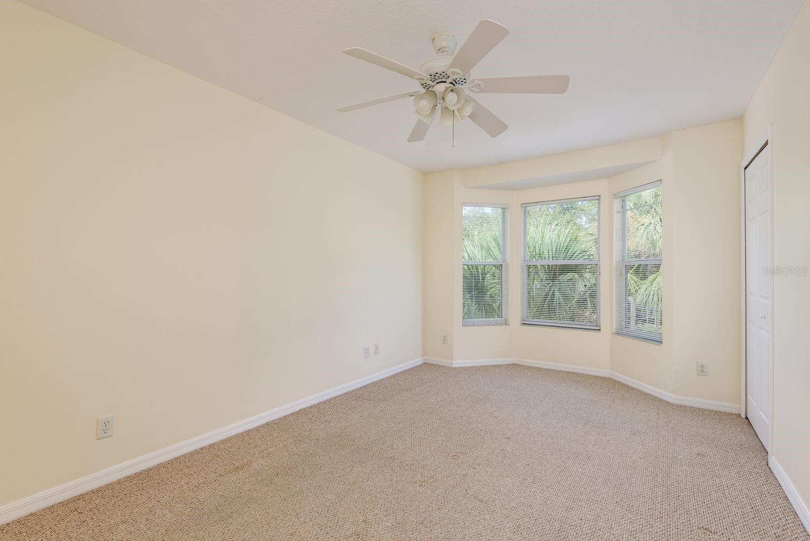 Image 22 of 49 For 75 Emerald Bay Drive