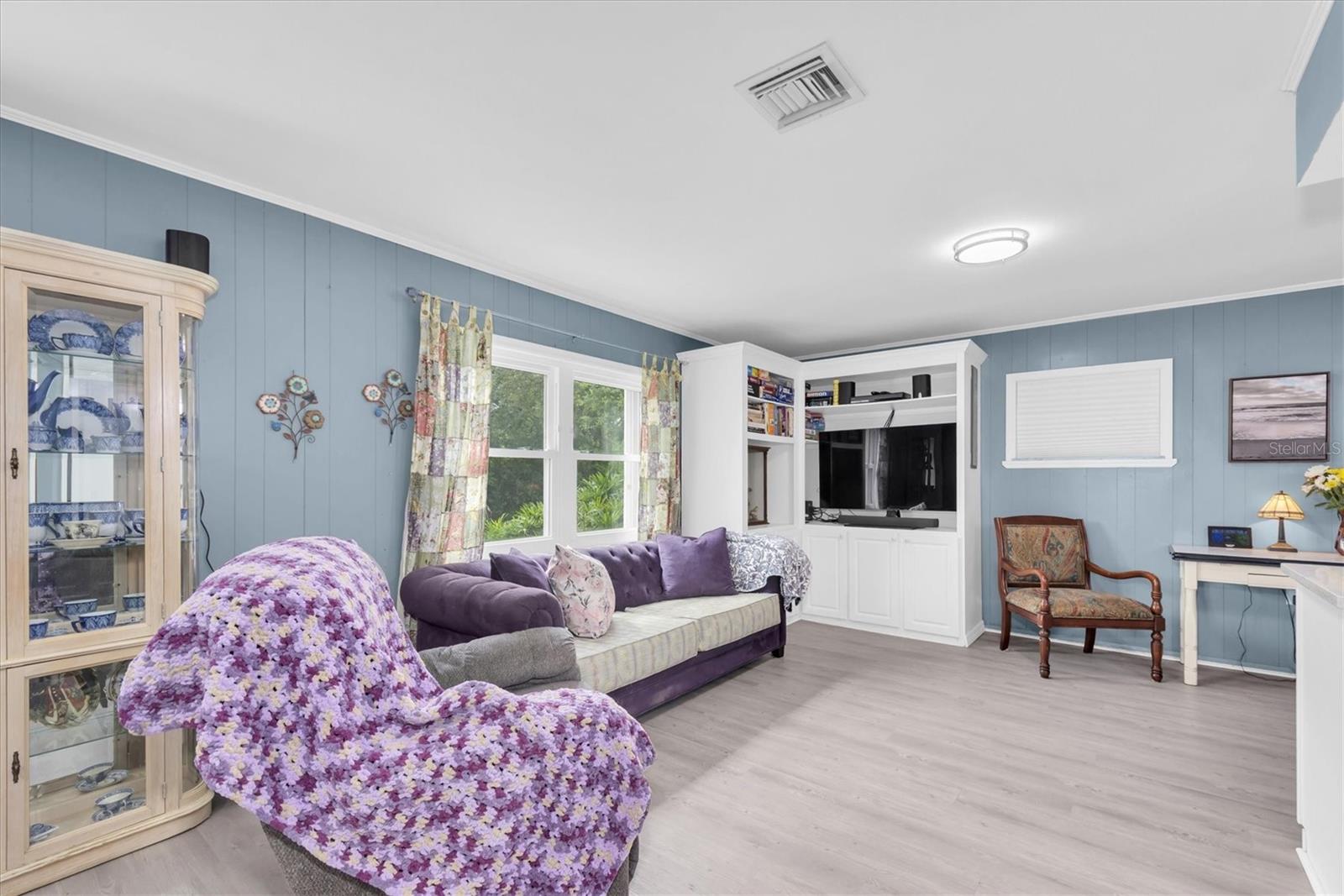 Image 12 of 37 For 155 6th Street Ne