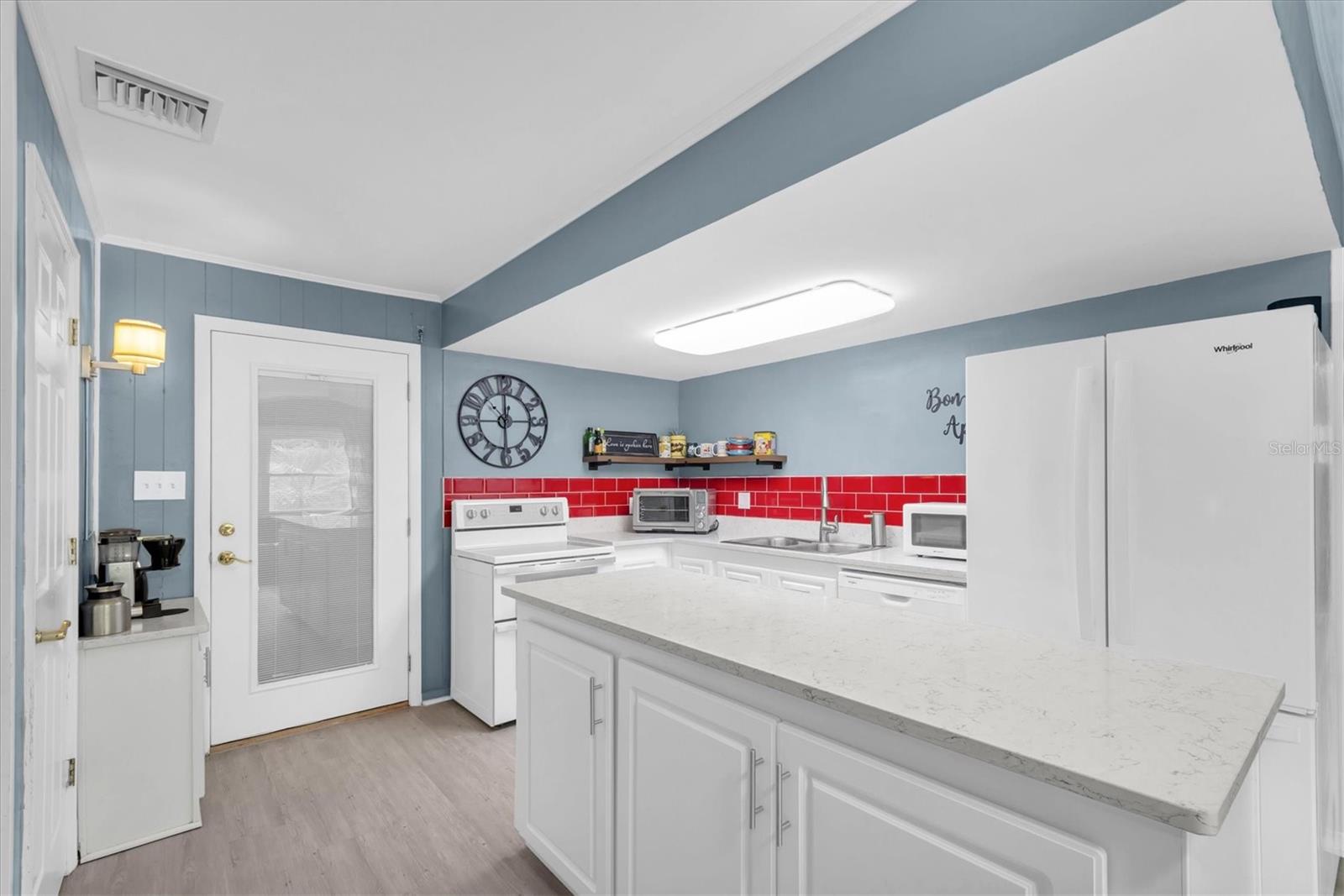 Image 14 of 37 For 155 6th Street Ne