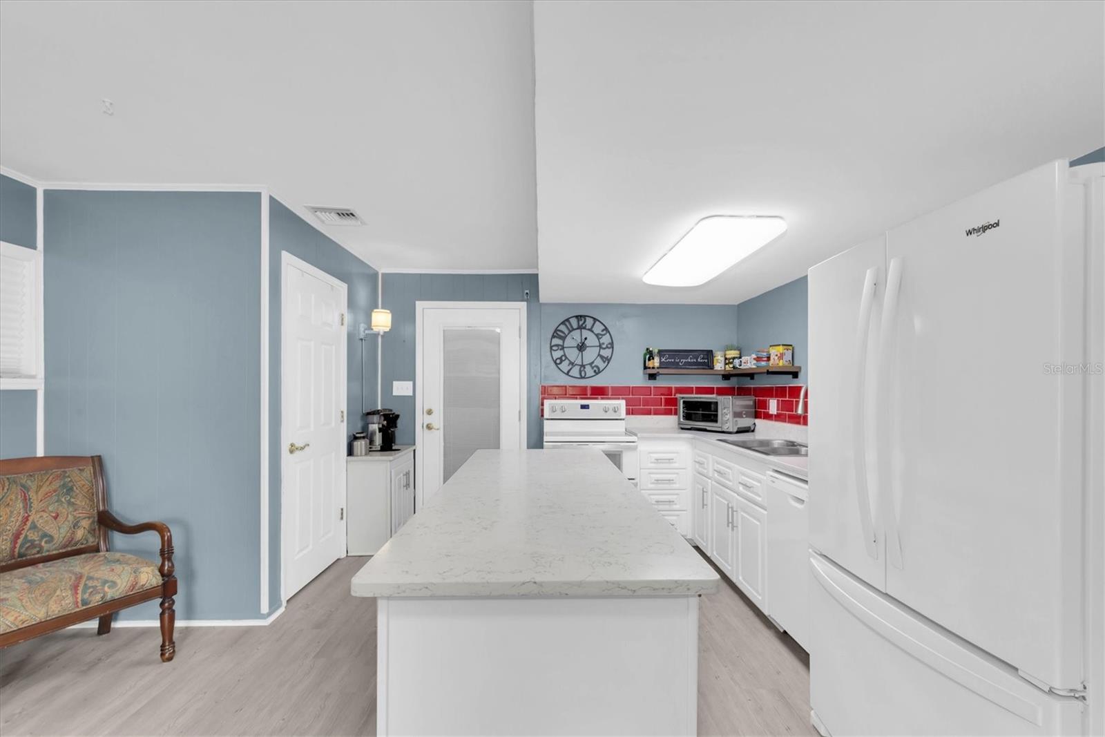 Image 16 of 37 For 155 6th Street Ne
