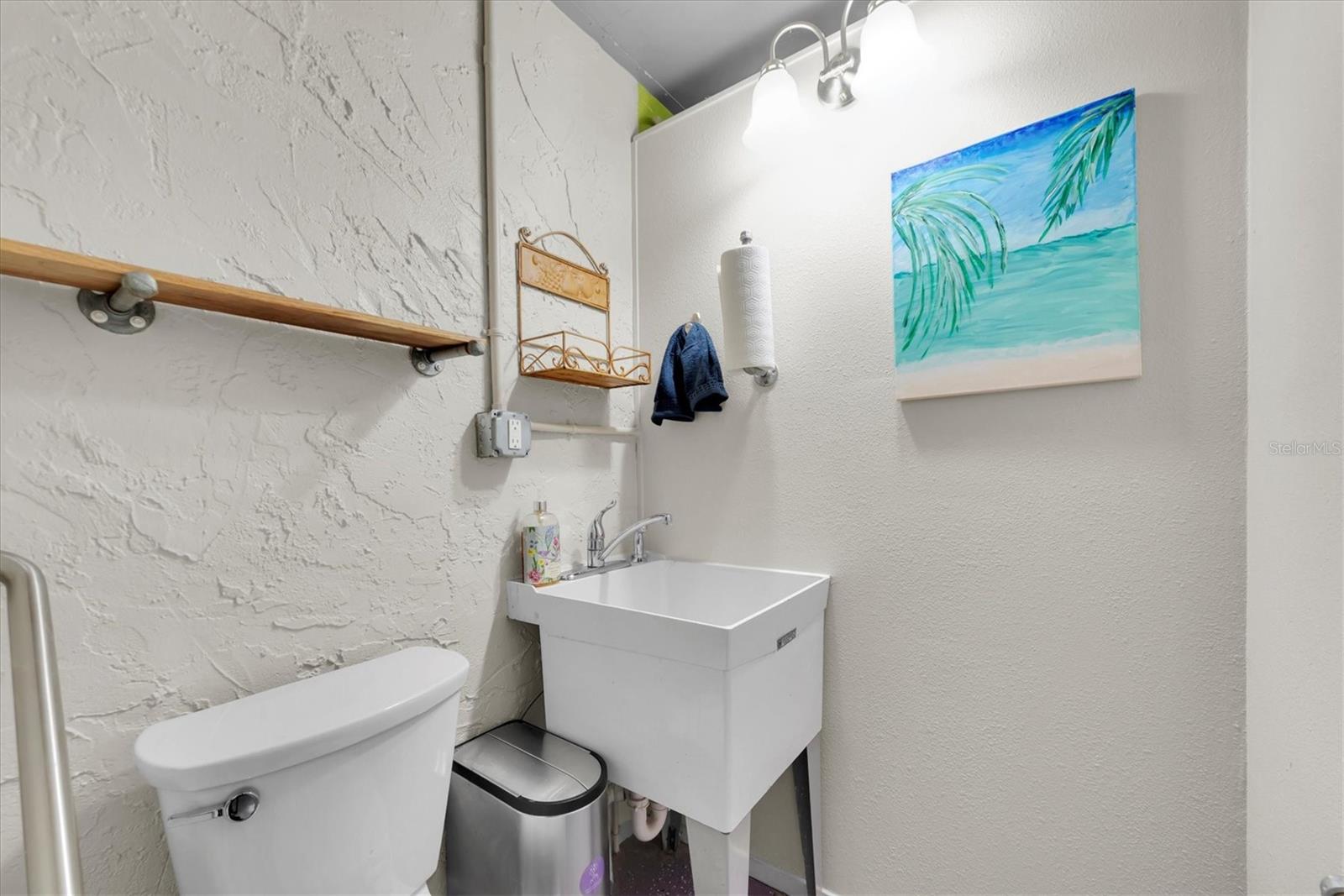 Image 32 of 37 For 155 6th Street Ne