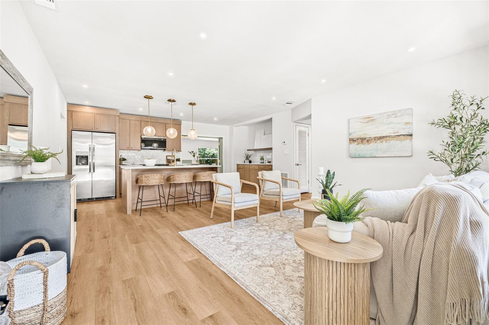 Image 11 of 32 For 5833 4th Avenue N