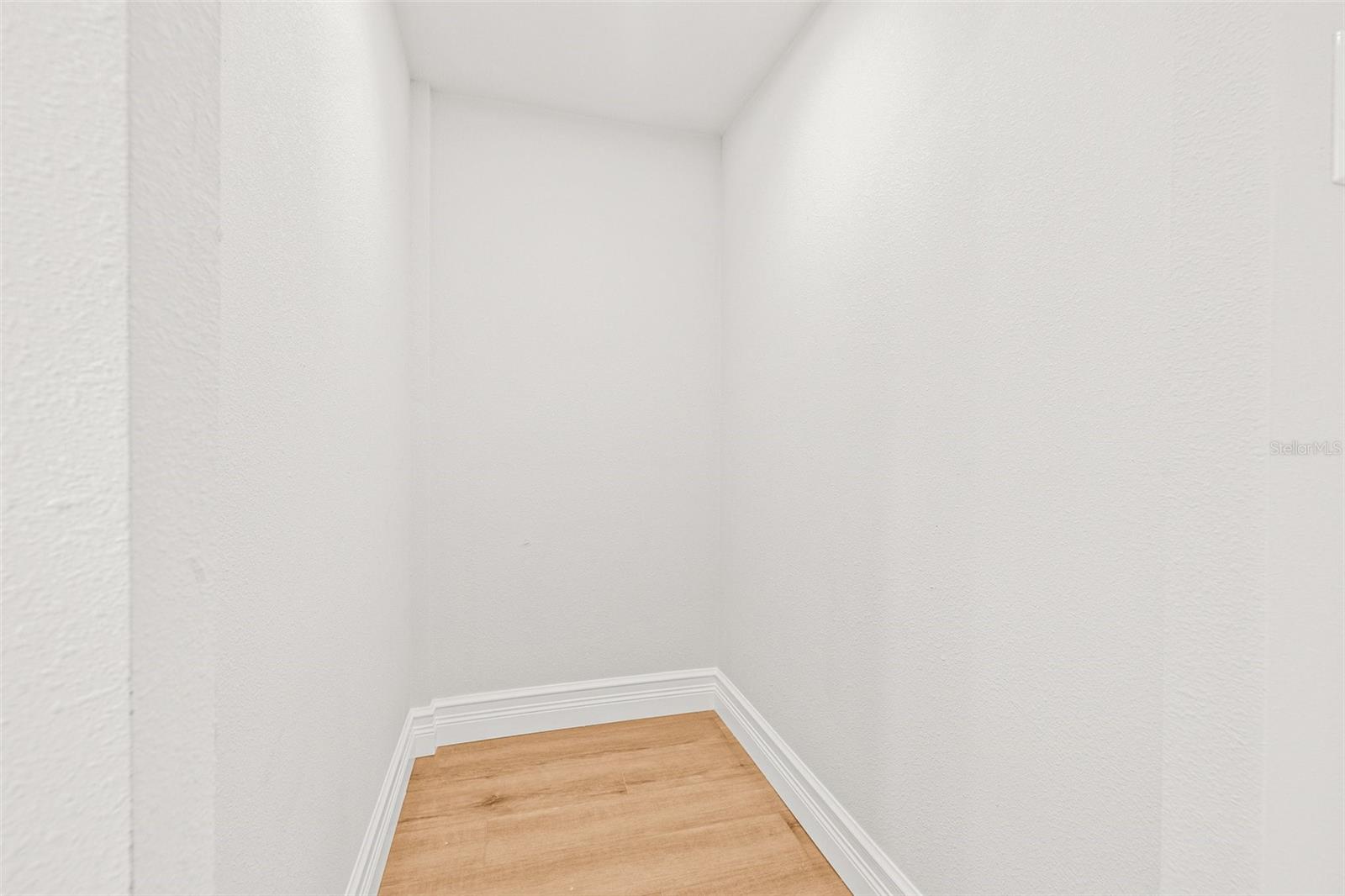 Image 19 of 32 For 5833 4th Avenue N