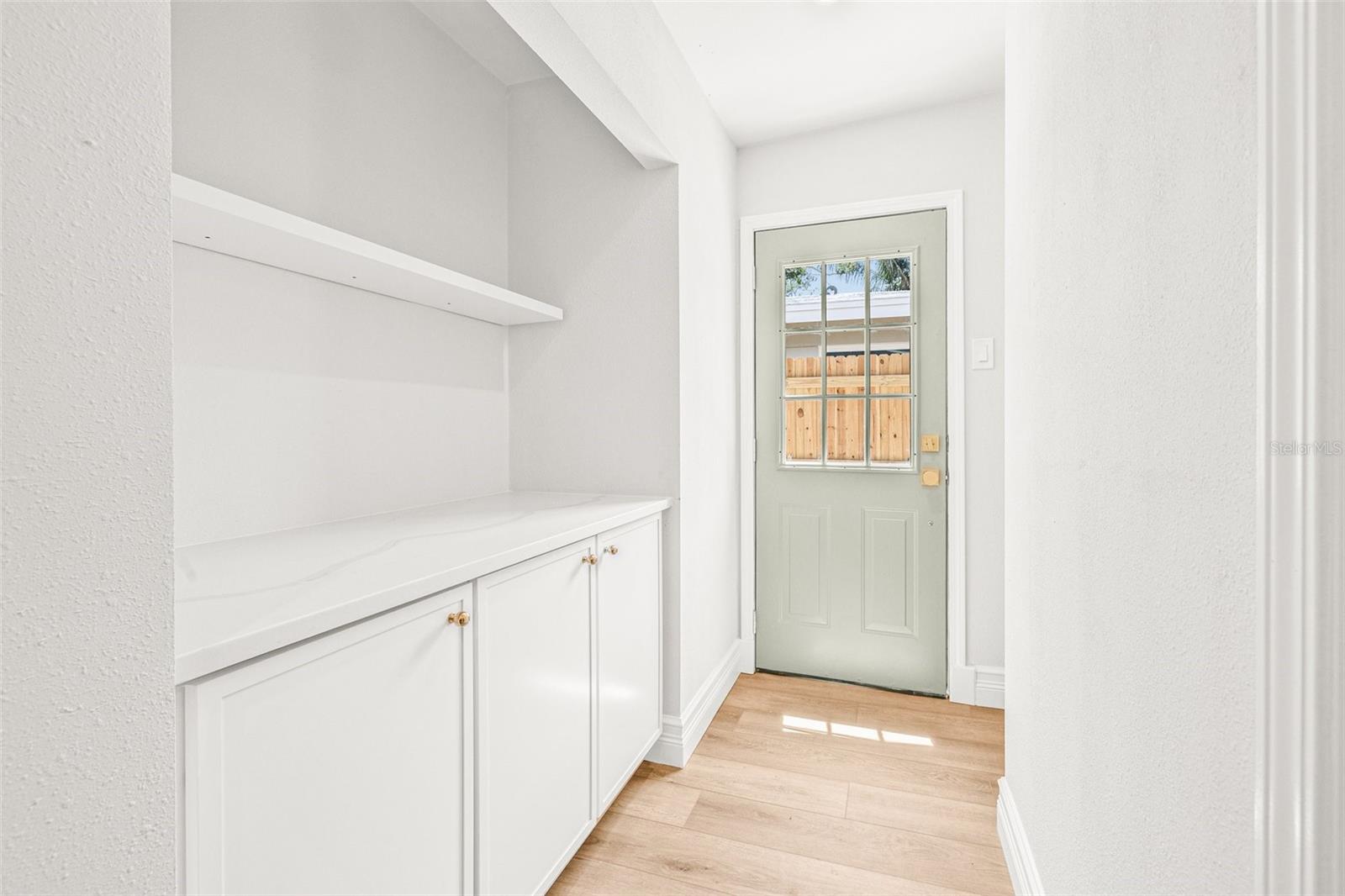Image 22 of 32 For 5833 4th Avenue N
