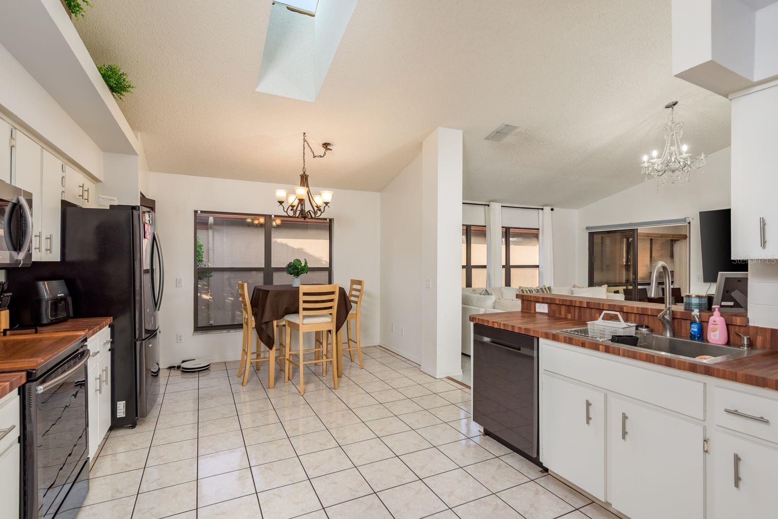 Image 17 of 48 For 13825 Leroux Drive