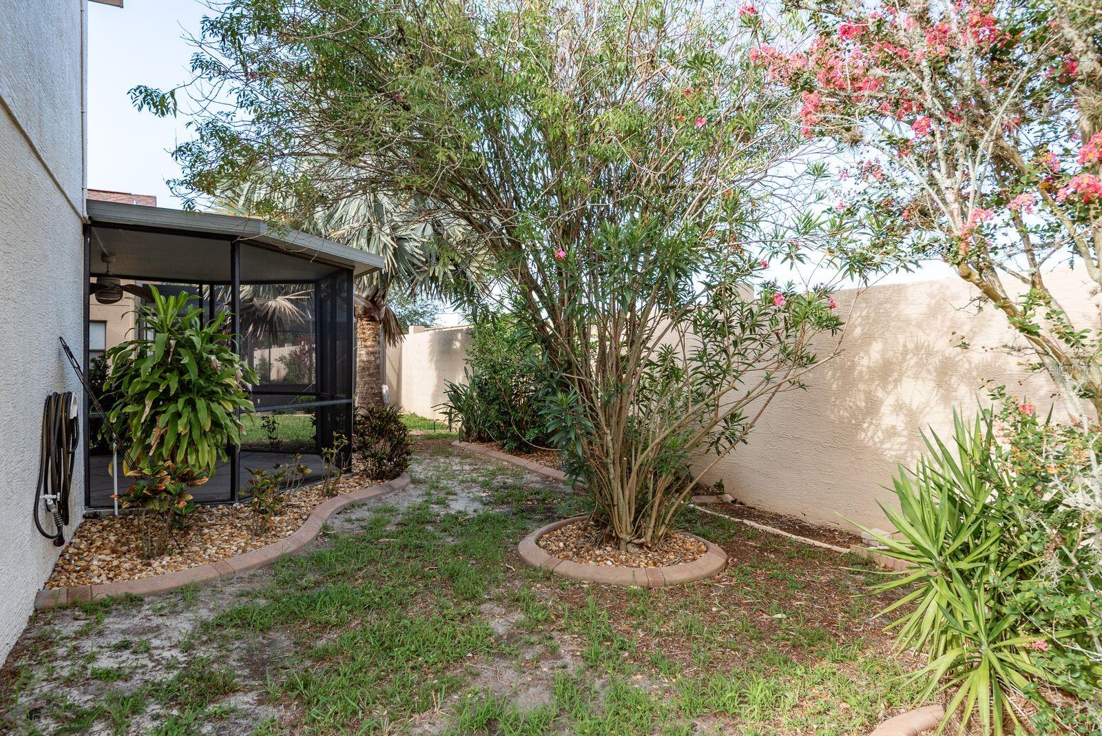 Image 35 of 48 For 13825 Leroux Drive