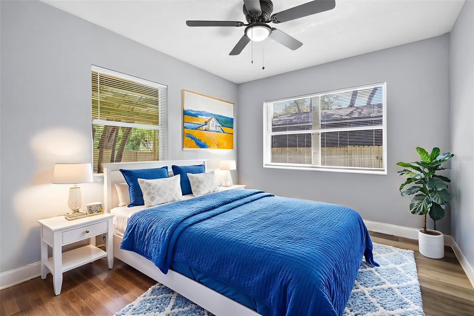 Image 13 of 29 For 722 16th Avenue Nw