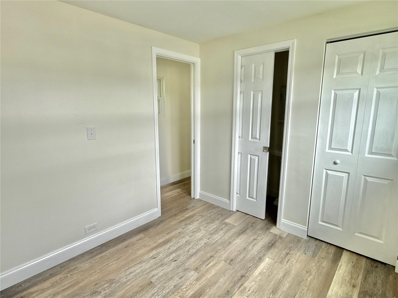 Listing photo id 11 for 7109 Mount Georgetown Drive Ne 575