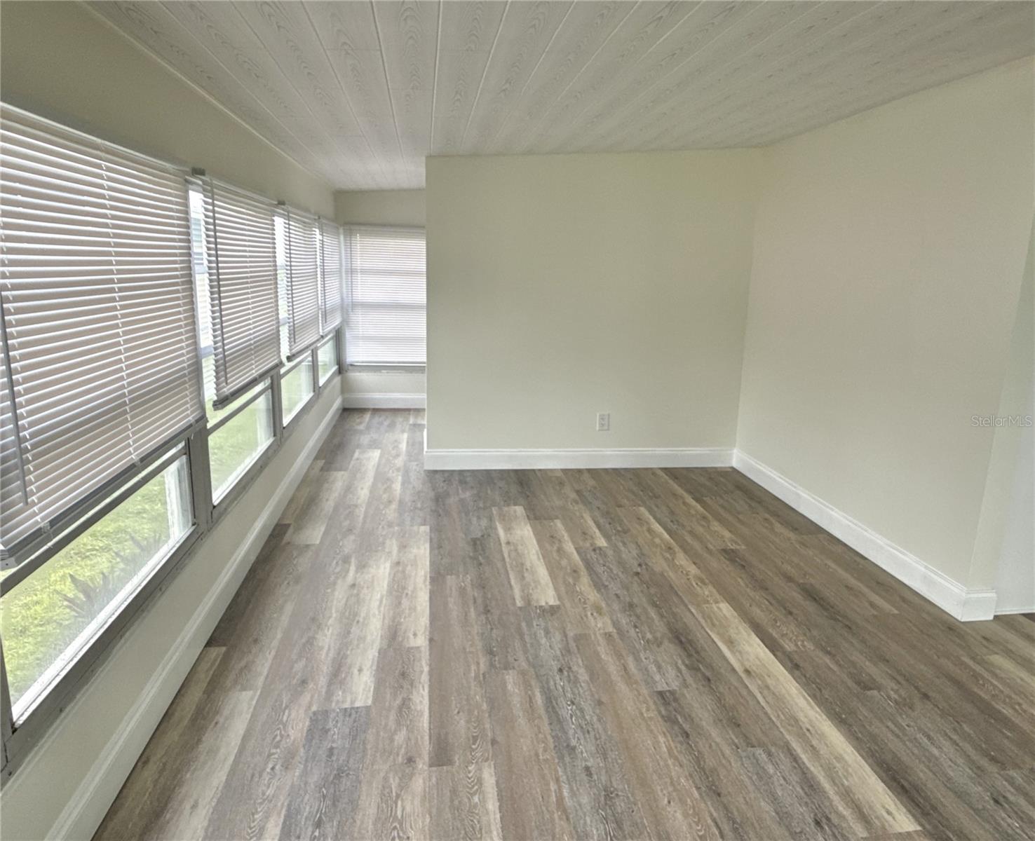 Listing photo id 16 for 7109 Mount Georgetown Drive Ne 575