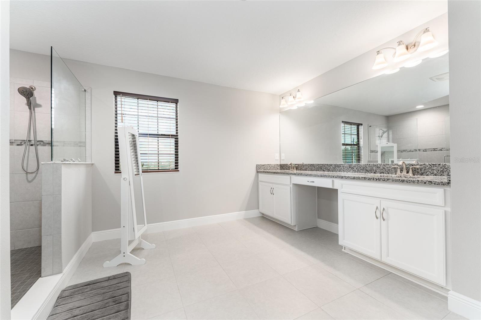 Image 30 of 60 For 14403 Woodland Spur Dr