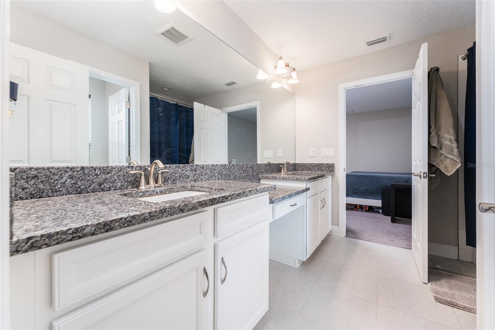 Image 36 of 60 For 14403 Woodland Spur Dr