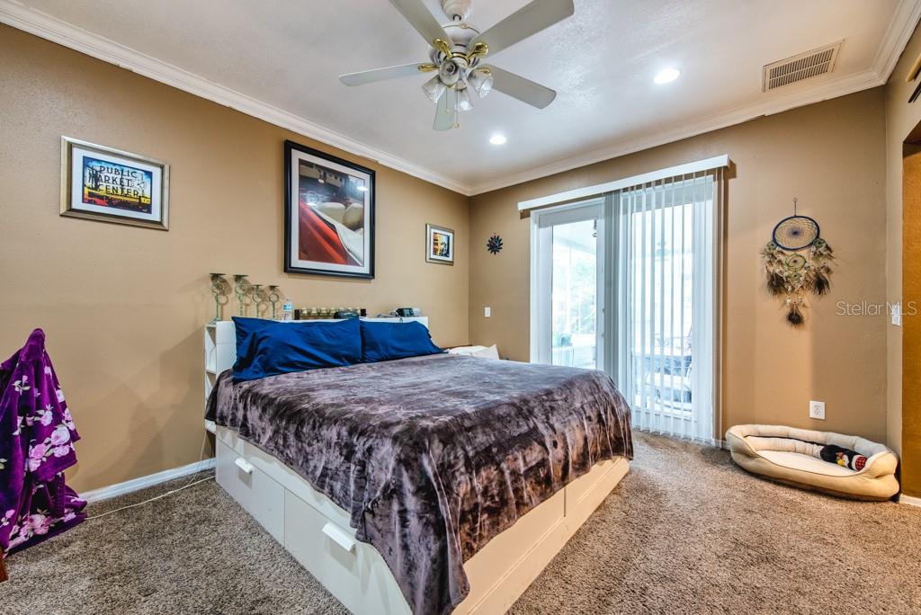 Listing photo id 11 for 3132 Muir Street