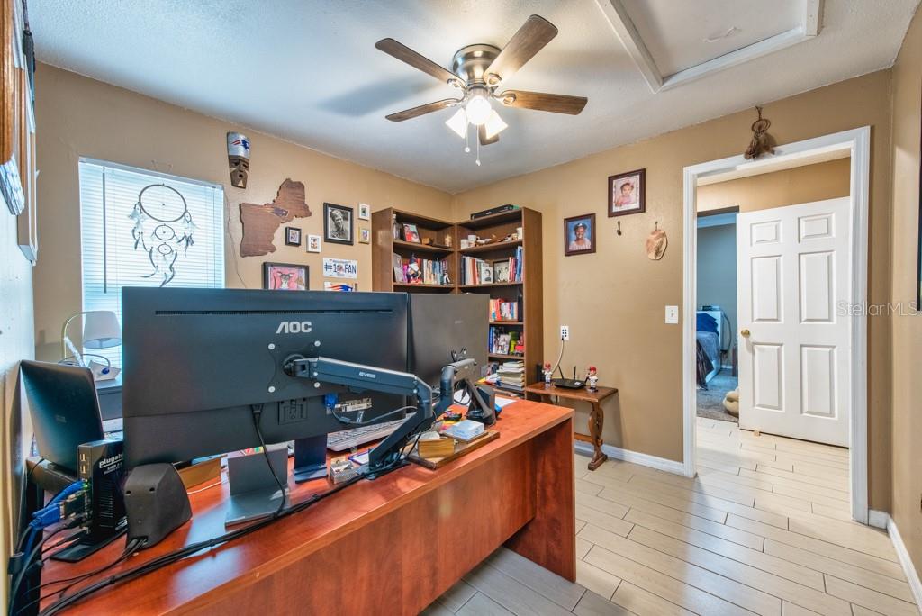 Listing photo id 14 for 3132 Muir Street