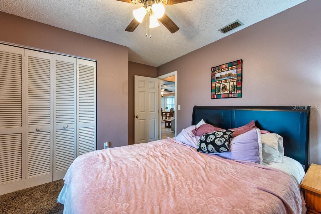 Listing photo id 19 for 3132 Muir Street