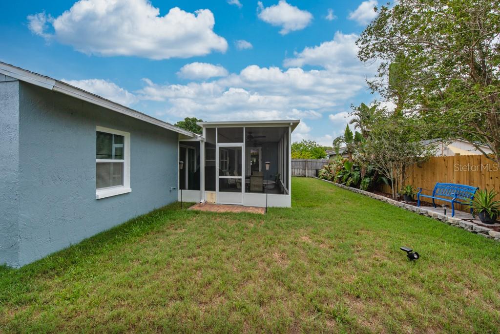 Listing photo id 23 for 3132 Muir Street