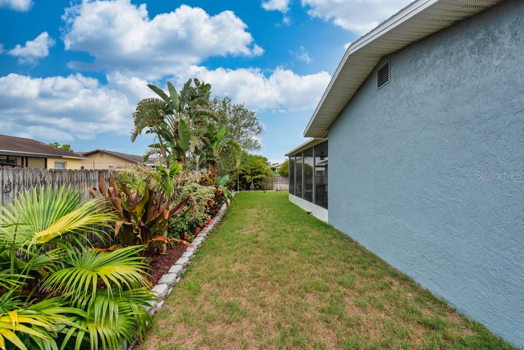 Listing photo id 25 for 3132 Muir Street