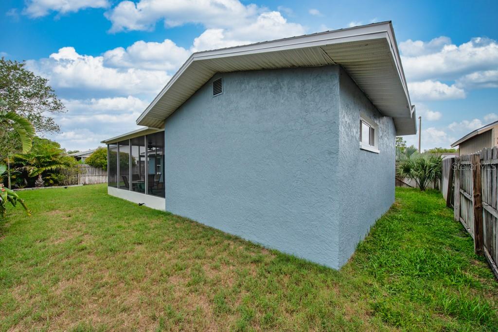 Listing photo id 26 for 3132 Muir Street