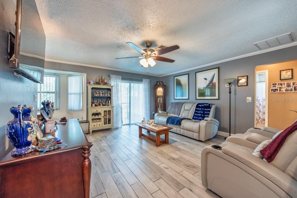 Listing photo id 1 for 3132 Muir Street
