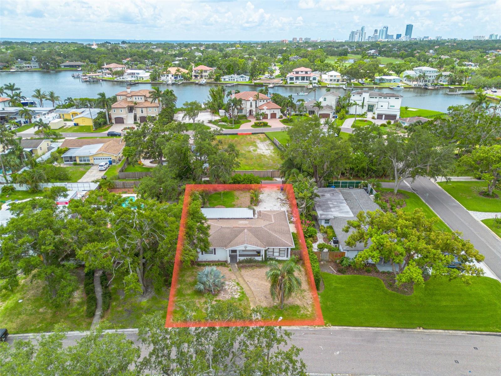 Details for 710 37th Avenue Ne, ST PETERSBURG, FL 33704