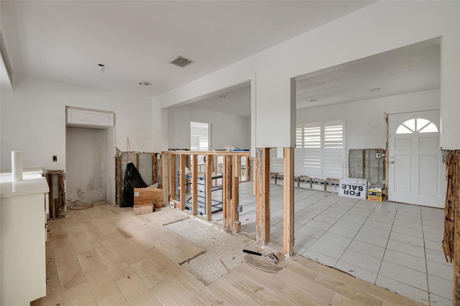 Image 15 of 25 For 710 37th Avenue Ne