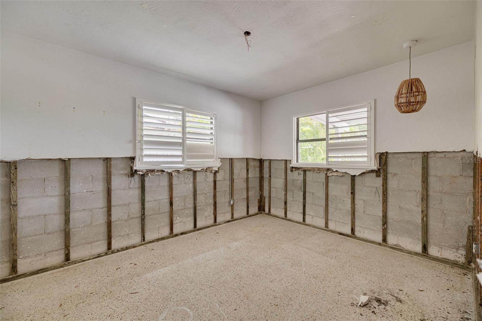 Image 20 of 25 For 710 37th Avenue Ne
