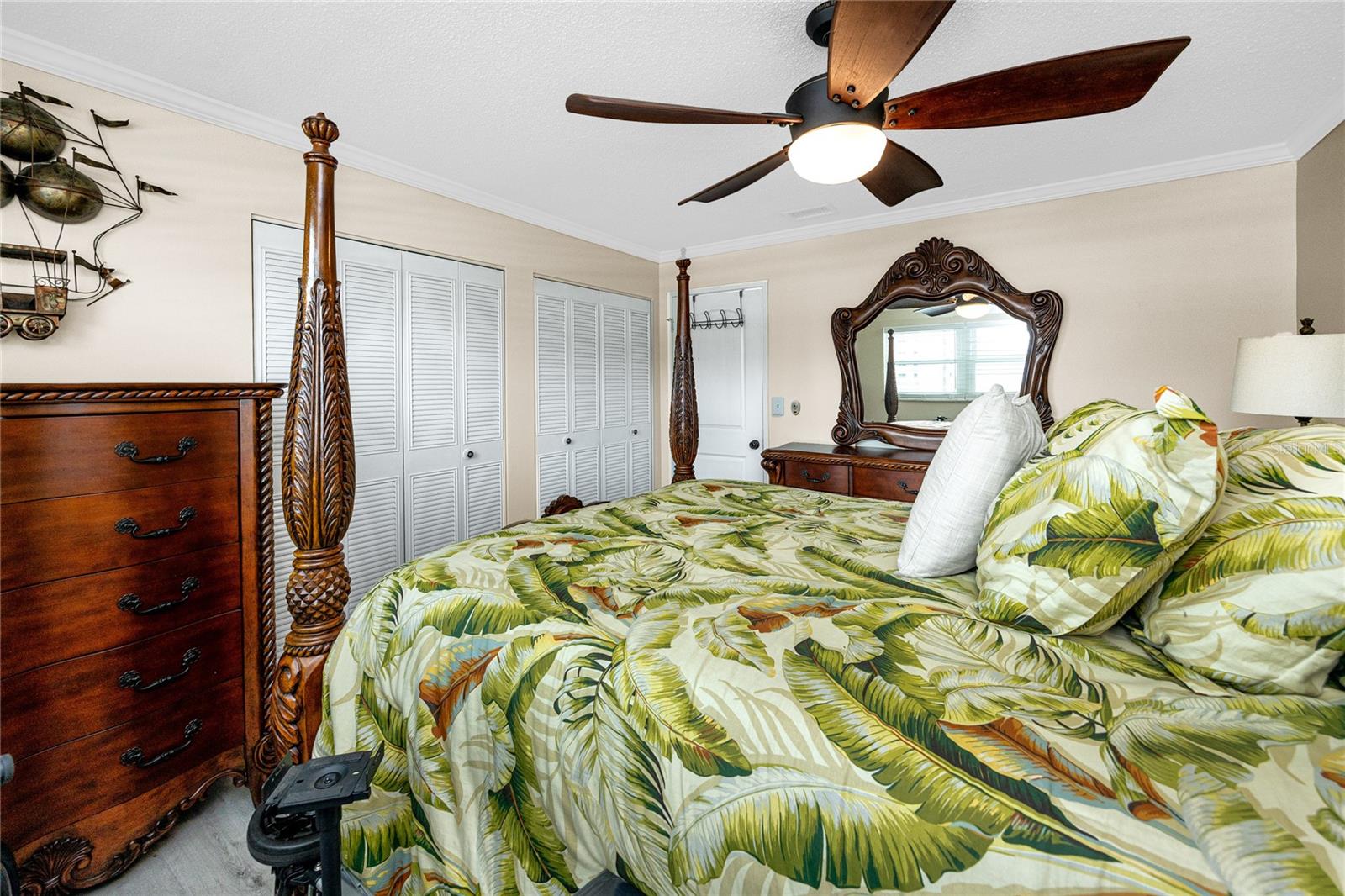 Image 30 of 63 For 5925 Shore Boulevard S 503