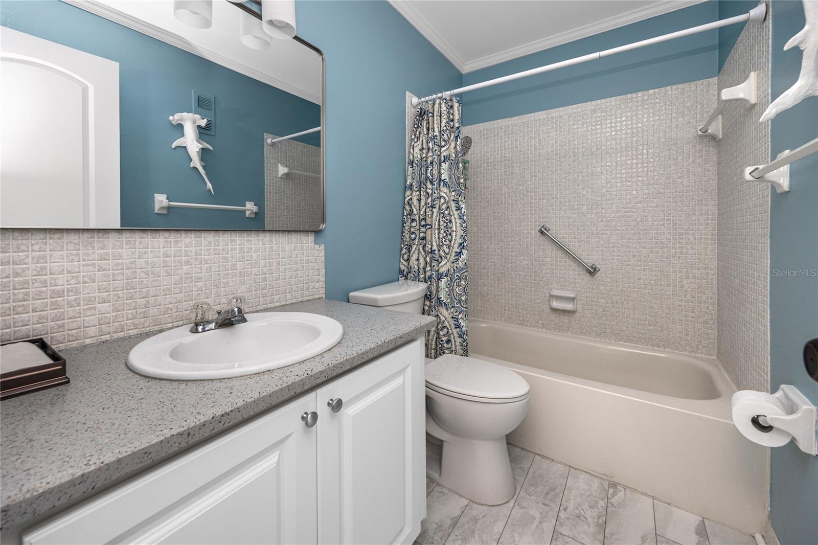Image 31 of 63 For 5925 Shore Boulevard S 503